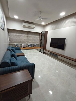 Living Room in 2.5 BHK Apartment at Chembur – for Rent