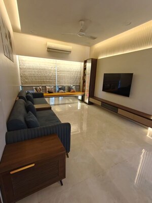 Living Room in 2.5 BHK Apartment at Chembur – for Rent