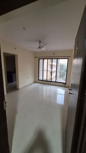 Room in 1 BHK Apartment at Mira Sagar, Bhayandar East – for Rent