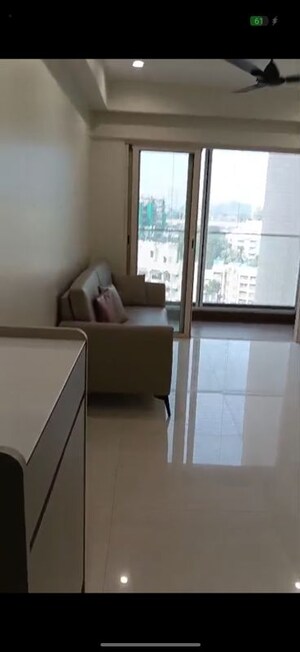 Furnished Amenities in 2 BHK Apartment at Kalpataru Vivant, Jogeshwari East – for Rent