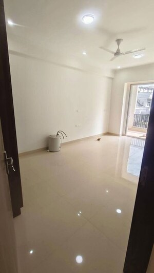 Room in 3 BHK Apartment at Pareena Coban Residences, Sector 99a – for Sale