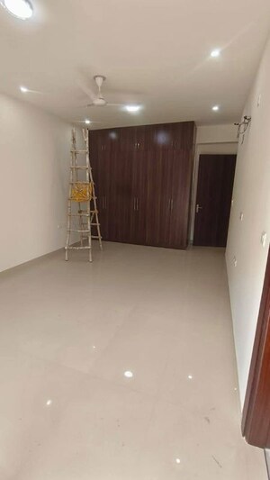 Room in 3 BHK Apartment at Pareena Coban Residences, Sector 99a – for Sale