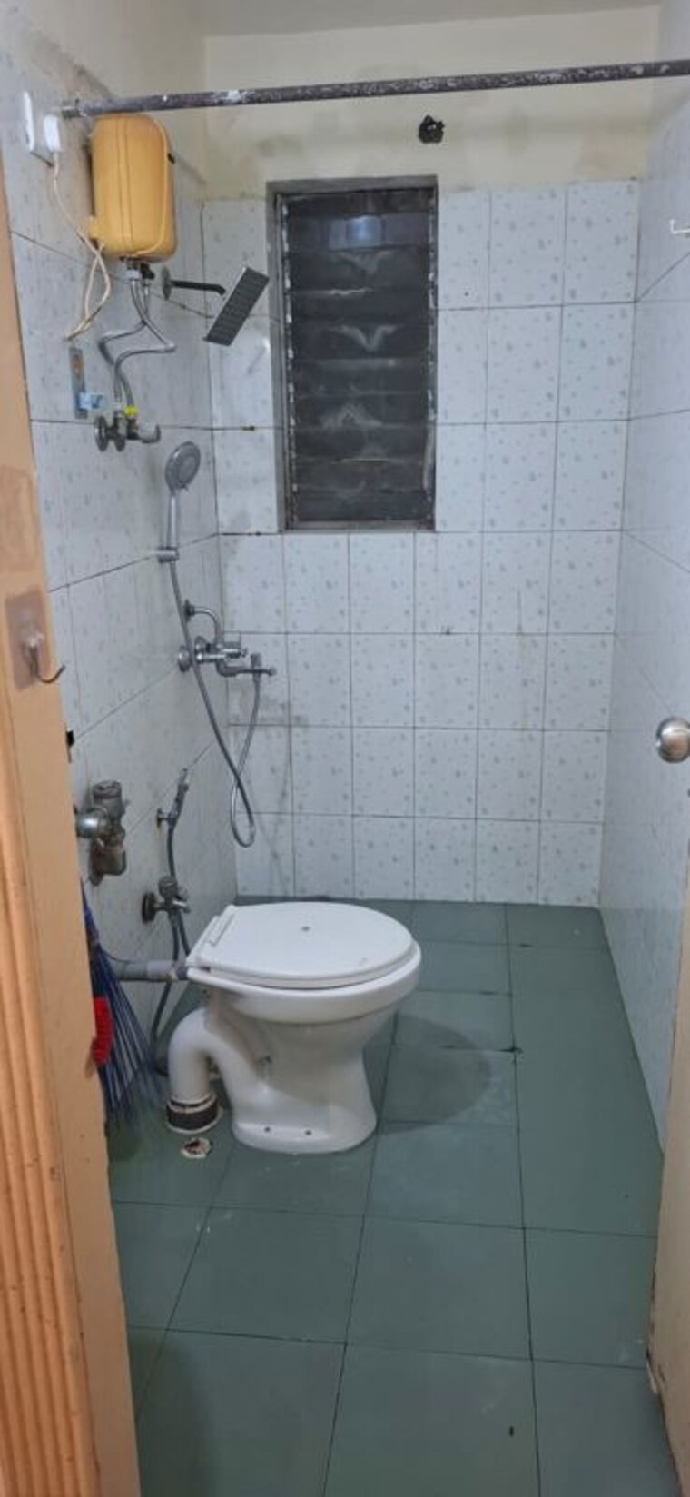 Bathroom, sindhi-society 3 Bedroom 1100 Sq.Ft. Apartment In Chembur Mumbai 10778194