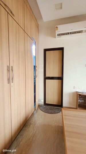 Room in 1 BHK Apartment at Prabhadevi – for Rent