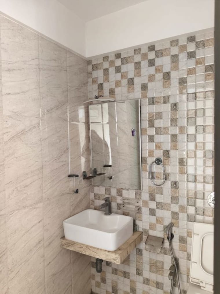 Bathroom, dlh-orchid 3 Bedroom 1070 Sq.Ft. Apartment In Andheri West Mumbai 10778217