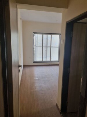 Room in 2.5 BHK Apartment at New Hill View CHS, Kasarvadavali – for Rent