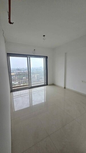 2 BHK Apartment For Rent in Runwal Gardens, Dombivli East