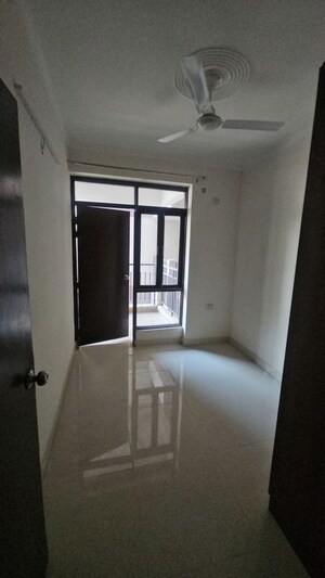 Furnished Amenities in 2.5 BHK Apartment at Cosmos Express 99, Sector 99 – for Sale