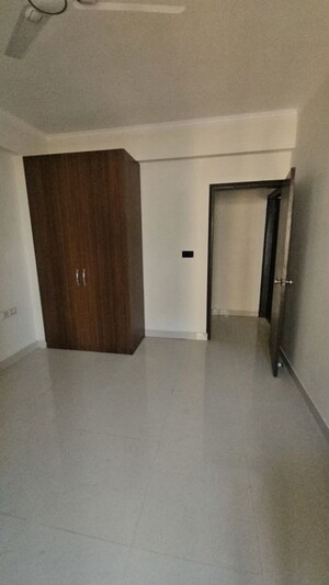 Furnished Amenities in 2.5 BHK Apartment at Cosmos Express 99, Sector 99 – for Sale