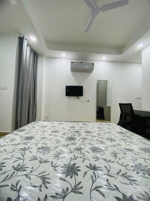 Bedroom in Studio Builder Floor at Sector 32 – for Rent
