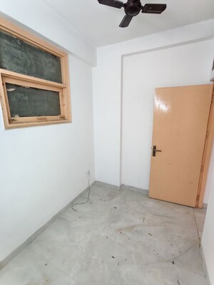 Room in 3.5 BHK Apartment at Sector 7 Dwarka – for Sale