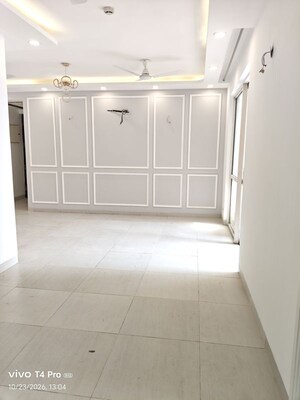 Room in 2.5 BHK Apartment at Lotus Panache, Sector 110 – for Rent