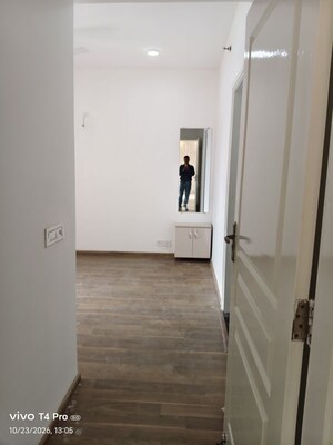 Room in 2.5 BHK Apartment at Lotus Panache, Sector 110 – for Rent