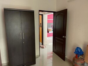 Room in 2.5 BHK Apartment at Lakshadeep Palace, Pimple Saudagar – for Rent