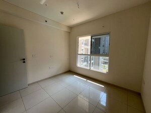 Room in 1 BHK Apartment at Godrej Hill Retreat, Mahalunge – for Rent