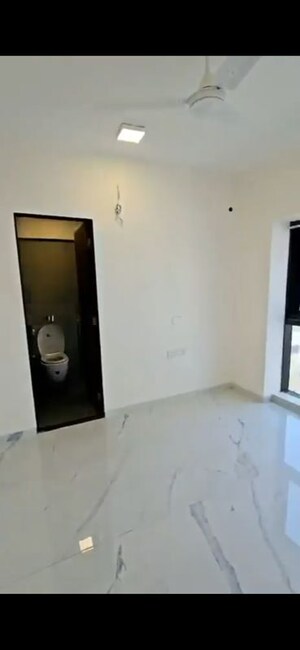 Furnished Amenities in 2 BHK Apartment at Level The Residences, Andheri West – for Rent