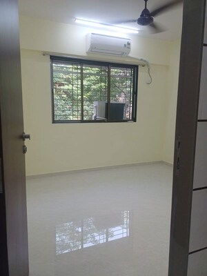 1 BHK Apartment For Rent in Malad East