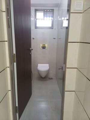 Bathroom in 1 BHK Apartment at Malad East – for Rent