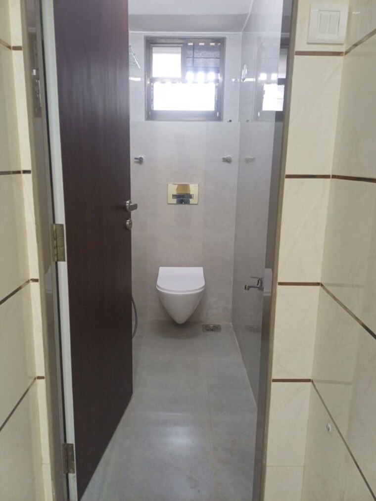 Bathroom, malad east 1 Bedroom 450 Sq.Ft. Apartment In Malad East Mumbai 10778318