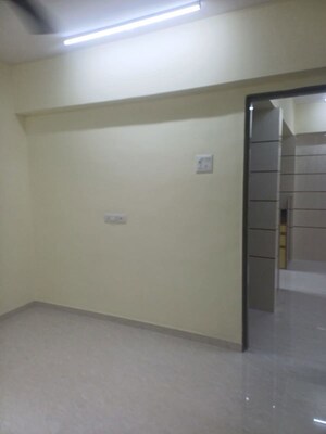 Room in 1 BHK Apartment at Malad East – for Rent