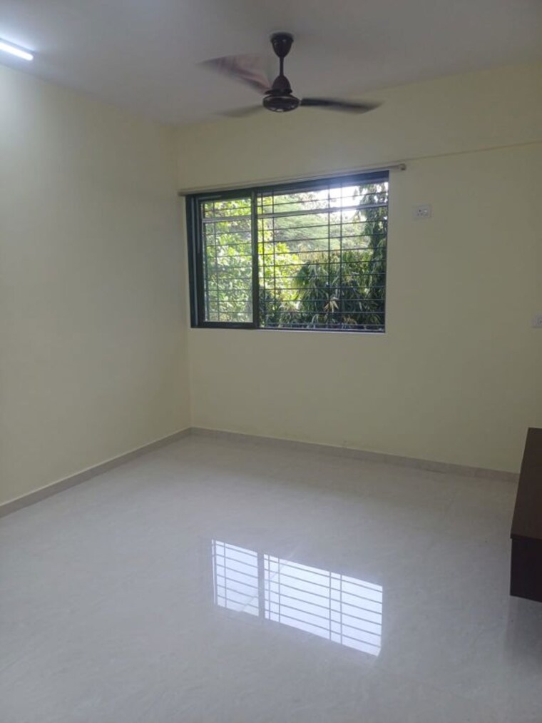 Room, malad east 1 Bedroom 450 Sq.Ft. Apartment In Malad East Mumbai 10778318