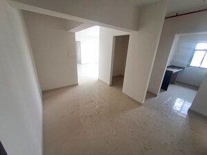 Room in 3 BHK Apartment at Roswalt Ray, Dahisar East – for Rent