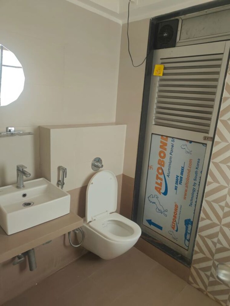 Bathroom, mayfair-the-view 2 Bedroom 629 Sq.Ft. Apartment In Vikhroli West Mumbai 10778365