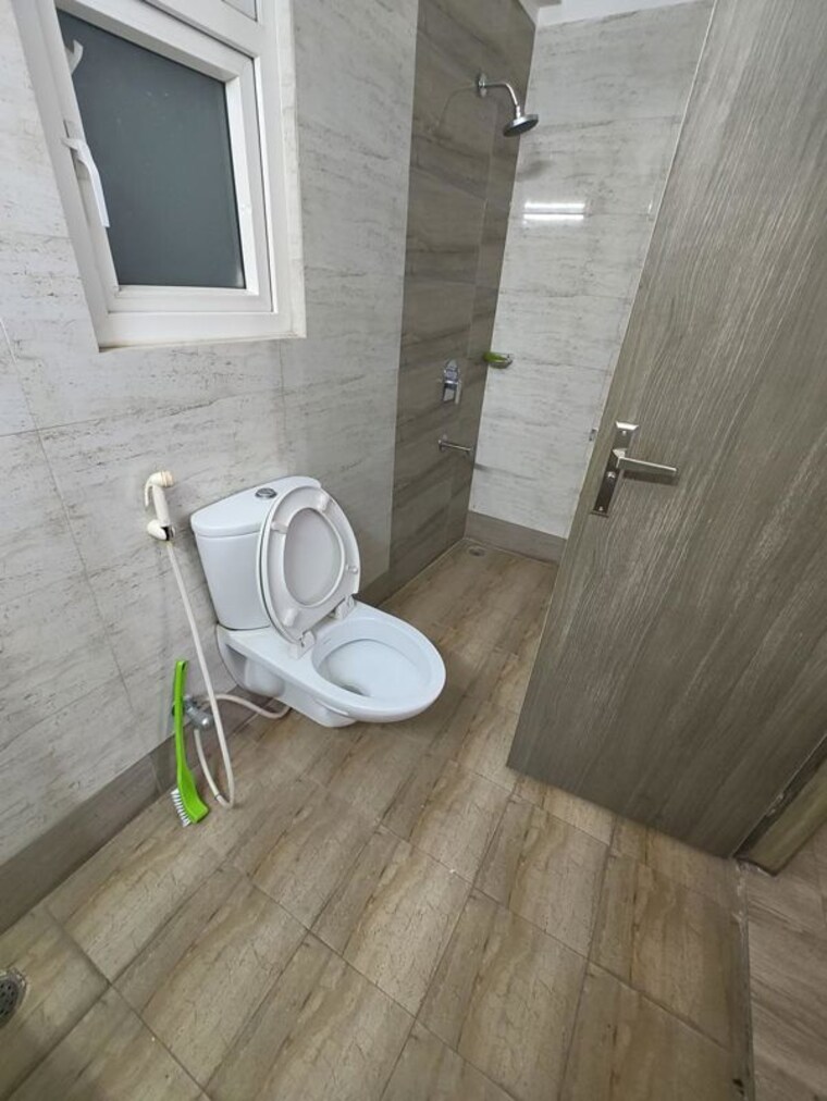 Bathroom, kulhan 3 Bedroom 1975 Sq.Ft. Apartment In Kulhan Dehradun 10778388