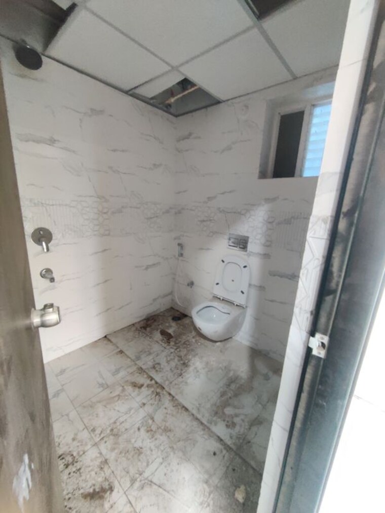 Bathroom, praneeth-pranav-solitaire 3 Bedroom 1701 Sq.Ft. Apartment In Bachupally Hyderabad 10778400