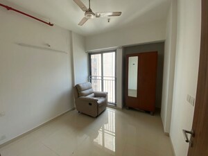 Room in 2 BHK Apartment at Kalpataru Parkcity Sunrise, Kolshet Road – for Rent