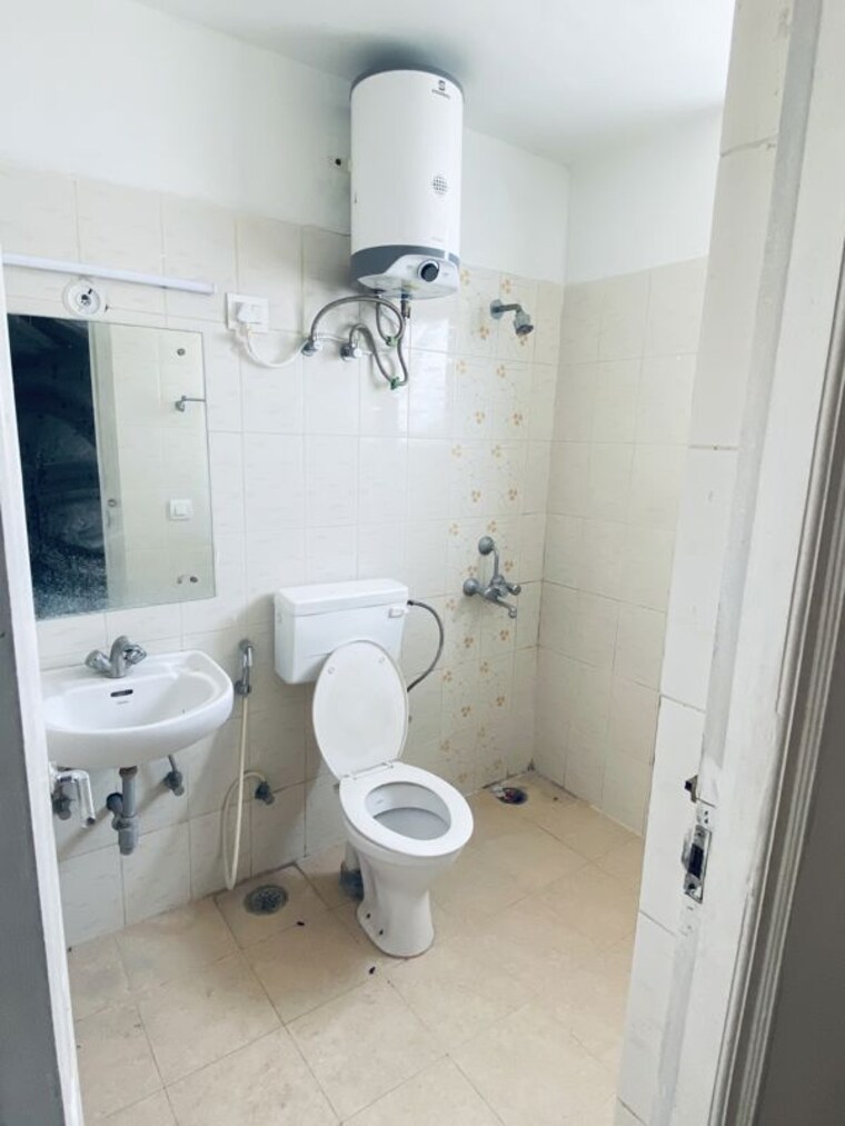 Bathroom, shree-vardhman-mantra 2 Bedroom 800 Sq.Ft. Apartment In Sector 67 Gurgaon 10778432