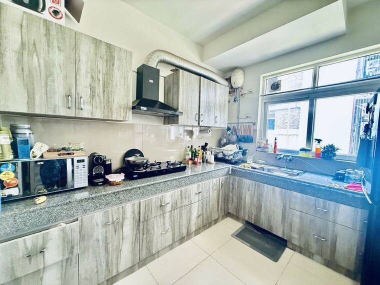 Kitchen, emaar-emerald-hills-phase-2 3 Bedroom 1750 Sq.Ft. Apartment In Sector 65 Gurgaon 10778442