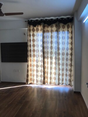 Bedroom in 3 BHK Builder Floor at Sector 43 – for Rent