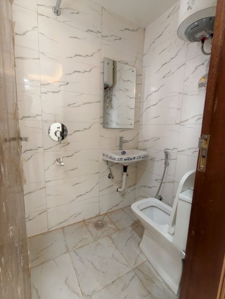 Bathroom, chattarpur 3 Bedroom 1150 Sq.Ft. Builder Floor In Chattarpur Delhi 10778427