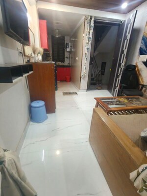 Furnished Amenities in 1 BHK Builder Floor at Chattarpur – for Rent