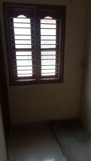 Room in 1 BHK Builder Floor at Ejipura – for Rent