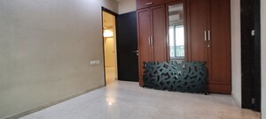 Room in 3 BHK Apartment at Kolte Patil Link Palace, Santacruz West – for Rent