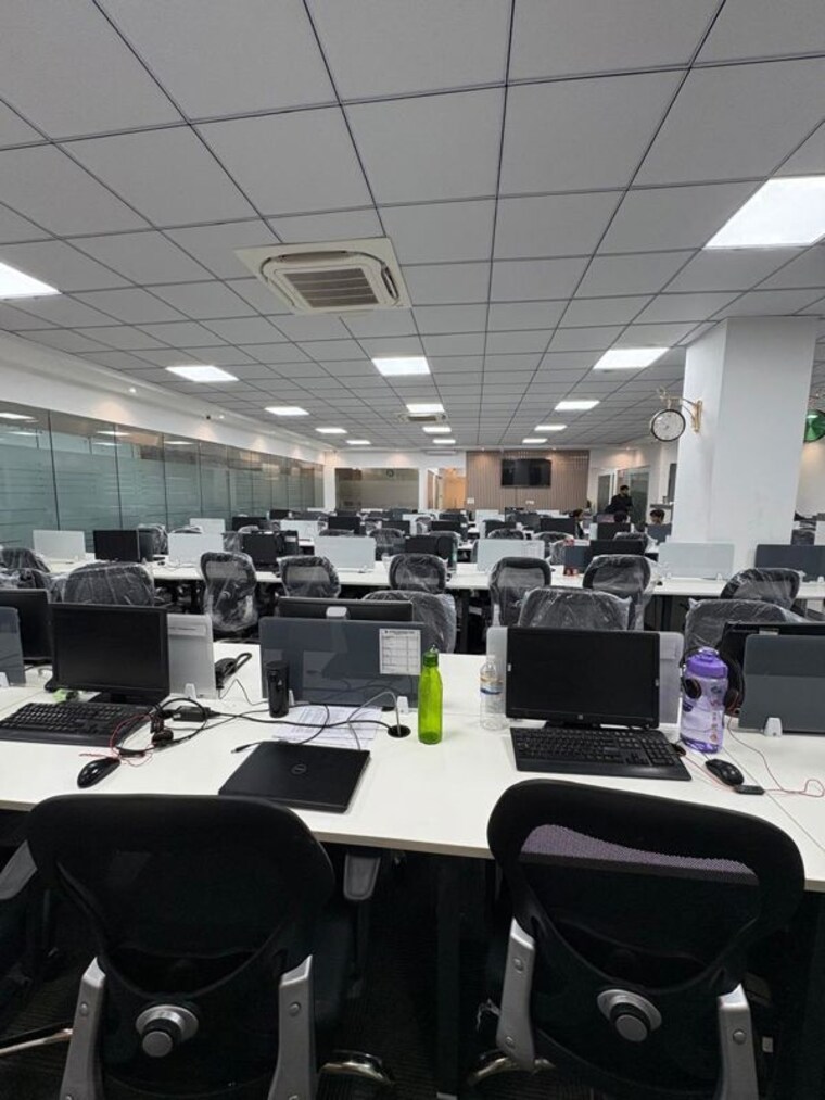 Team Area, sector 63 Commercial Office Space 500 Sq.Ft. In Sector 63 Noida 10778481