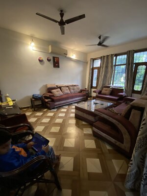 Staircase in 3.5 BHK Independent House at Sector 38west – for Rent