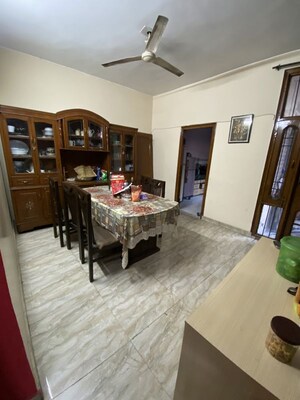 Furnished Amenities in 3.5 BHK Independent House at Sector 38west – for Rent