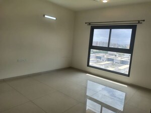 Room in 4 BHK Apartment at Sobha Royal Pavilion, Sarjapur Road – for Rent