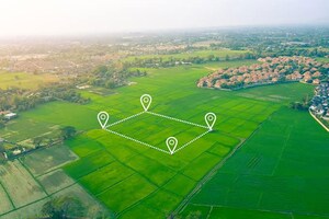  Plot – Garden View at BPTP Amstoria, Sector 102 - for Sale