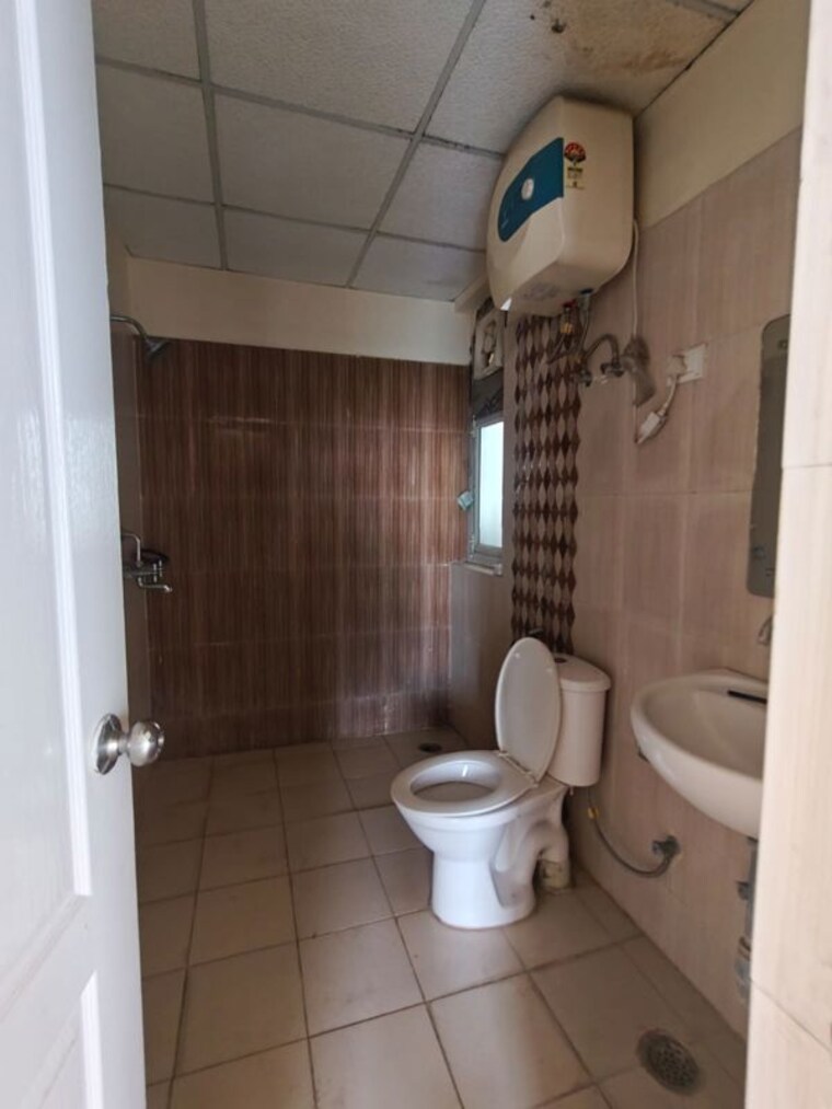 Bathroom, ansal-api-celebrity-gardens 2 Bedroom 1320 Sq.Ft. Apartment In Sushant Golf City Lucknow 10778501