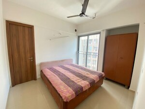 2 BHK Apartment For Rent in Kalpataru Parkcity Sunrise, Kolshet Road