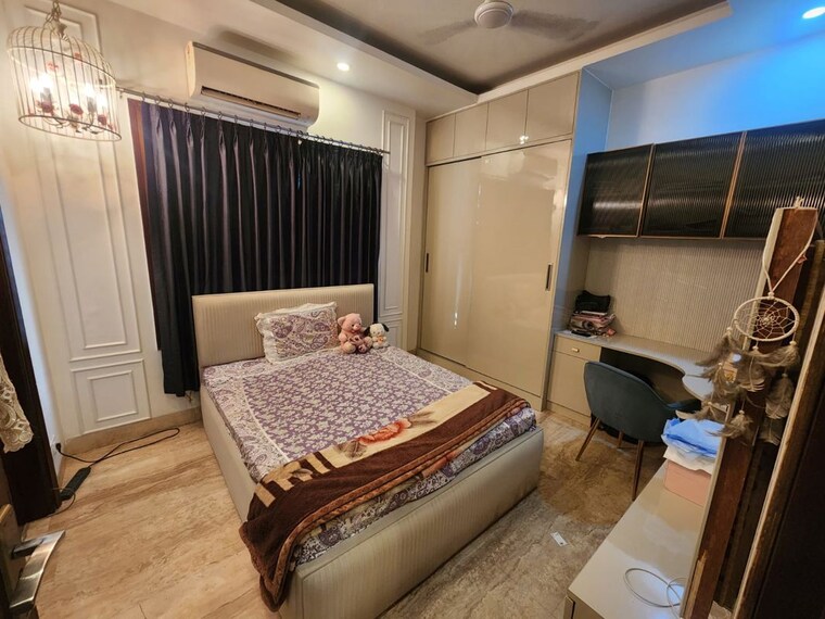 Bedroom, dlf-green-avenue 4 Bedroom 3000 Sq.Ft. Builder Floor In Dlf Phase iv Gurgaon 10778506