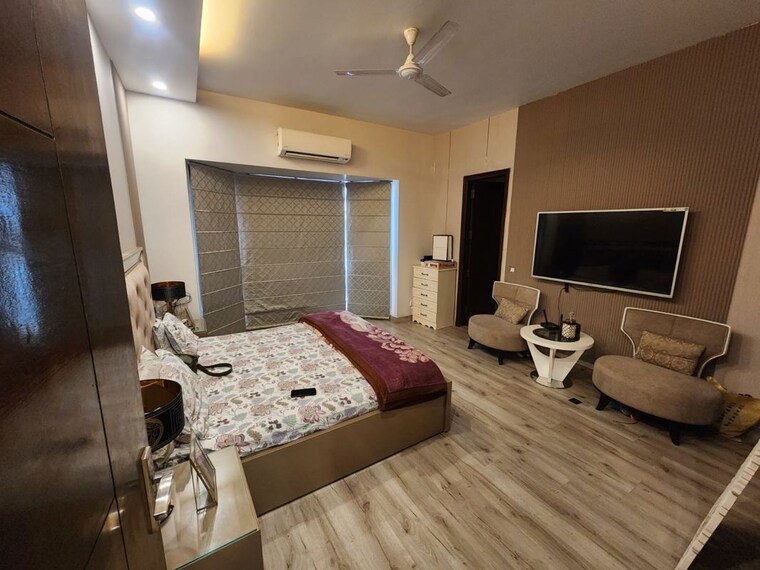 Bedroom, dlf-green-avenue 4 Bedroom 3000 Sq.Ft. Builder Floor In Dlf Phase iv Gurgaon 10778506