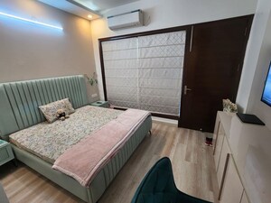Bedroom in 4 BHK Builder Floor at DLF Green Avenue, Dlf Phase iv – for Sale