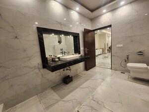 Living Room in 4 BHK Builder Floor at DLF Green Avenue, Dlf Phase iv – for Sale