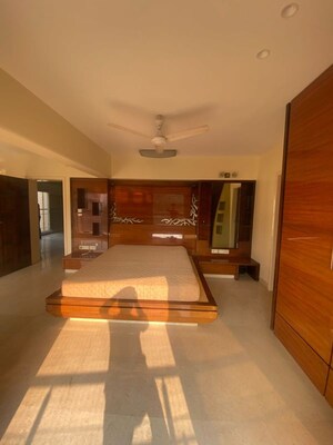 Living Room in 4 BHK Apartment at Bandra West – for Rent