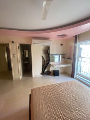 Bedroom in 4 BHK Apartment at Bandra West – for Rent